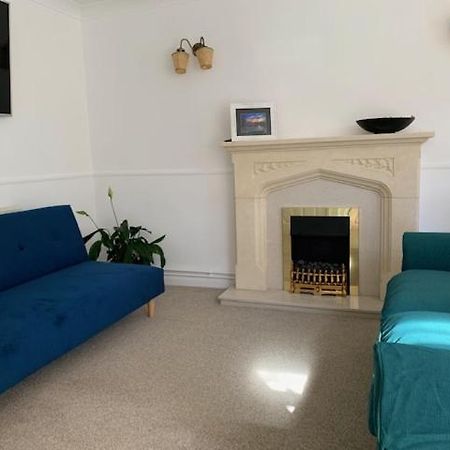 Private Room & Lounge In Town Centre With Parking 스트렛포드-어폰-에이본 외부 사진