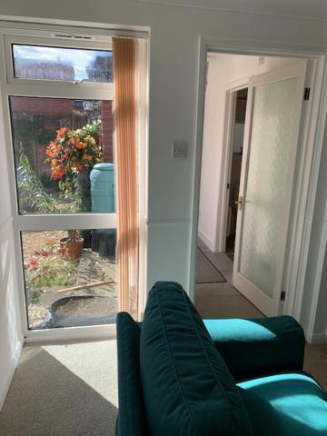 Private Room & Lounge In Town Centre With Parking 스트렛포드-어폰-에이본 외부 사진